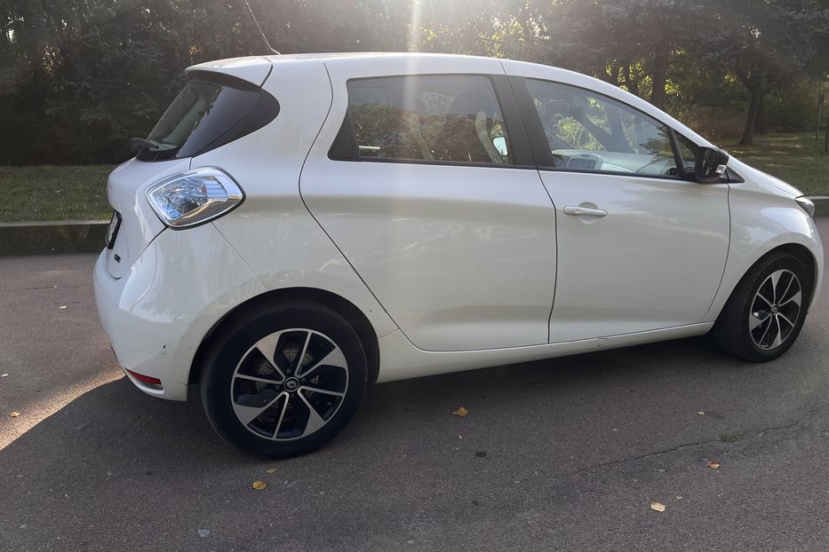 Продам Renault Zoe 41кв запас ходу 300 2018 года в Житомире