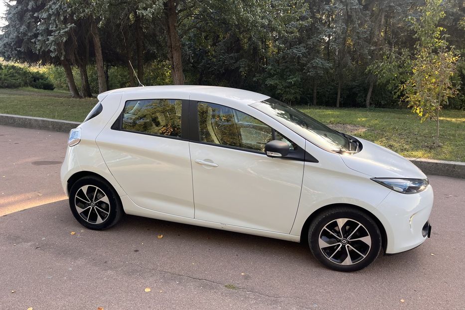 Продам Renault Zoe 41кв запас ходу 300 2018 года в Житомире