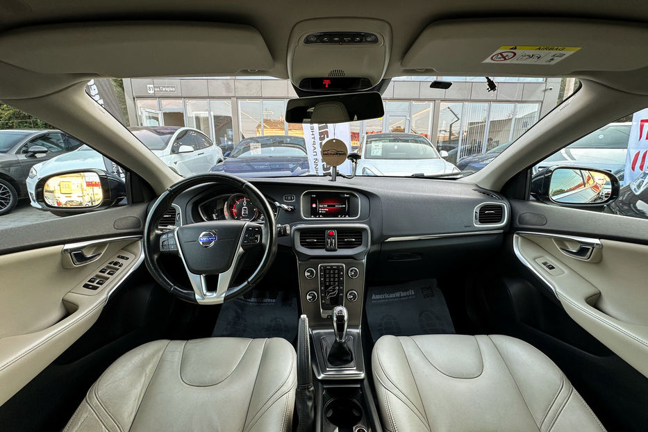 Продам Volvo V40 2014 года в Черновцах