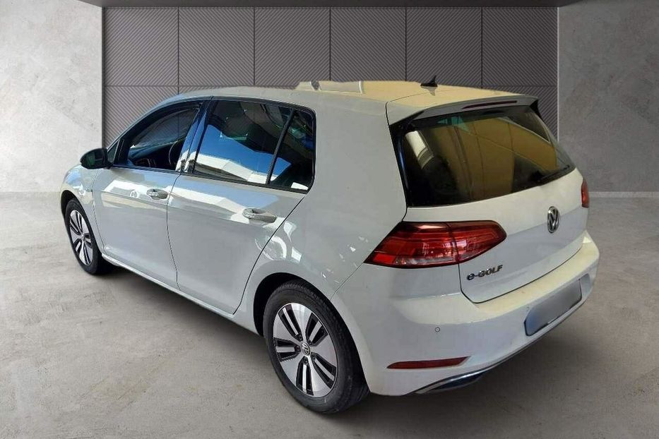 Продам Volkswagen e-Golf 36кв запас ходу 300км 2020 года в Житомире