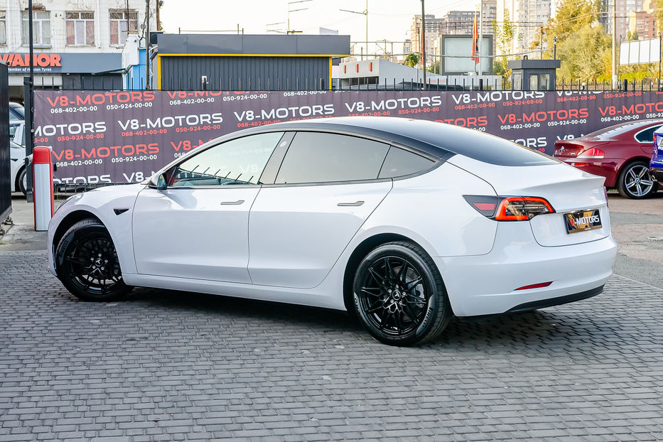 Продам Tesla Model 3 Standard Plus 2021 года в Киеве