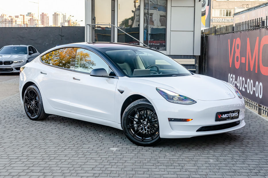 Продам Tesla Model 3 Standard Plus 2021 года в Киеве