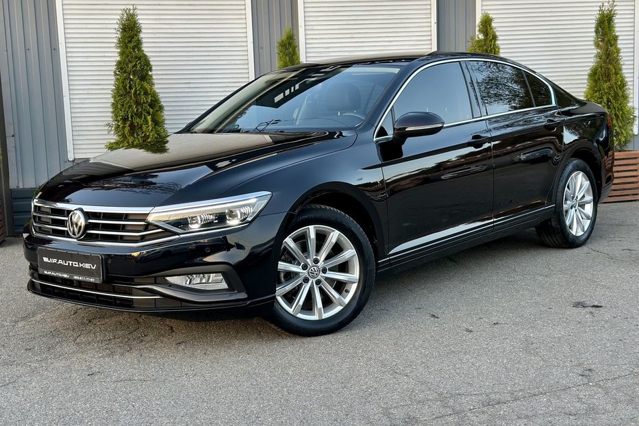 Продам Volkswagen Passat B8 РЕСТАЙЛИНГ  2019 года в Киеве