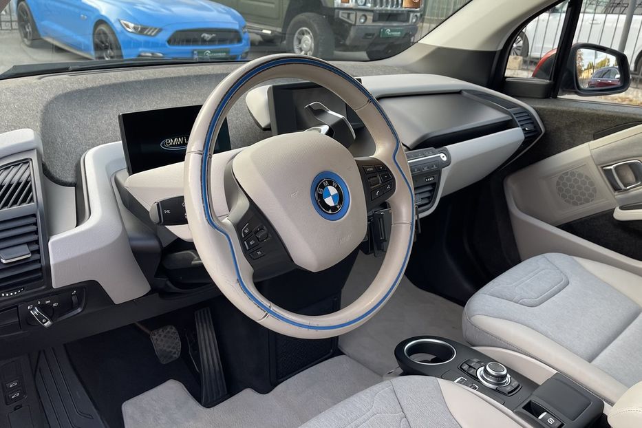 Продам BMW I3 2015 года в Одессе