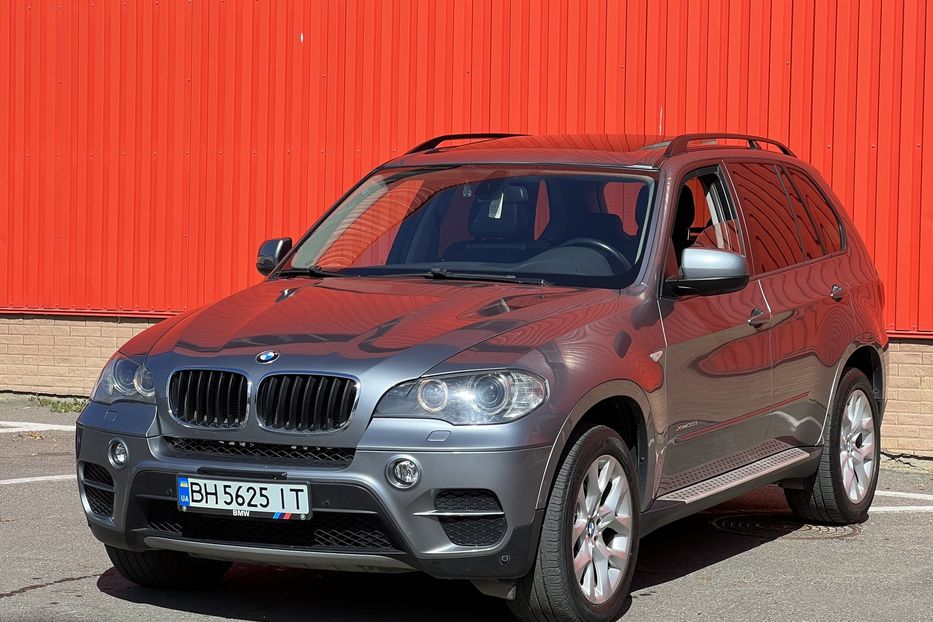 Продам BMW X5 7mest 2011 года в Одессе