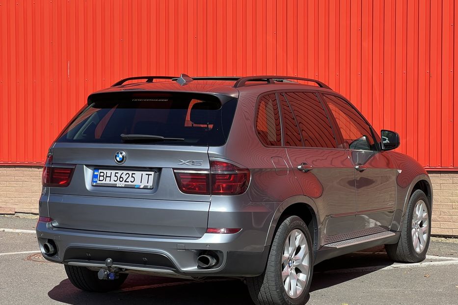 Продам BMW X5 7mest 2011 года в Одессе