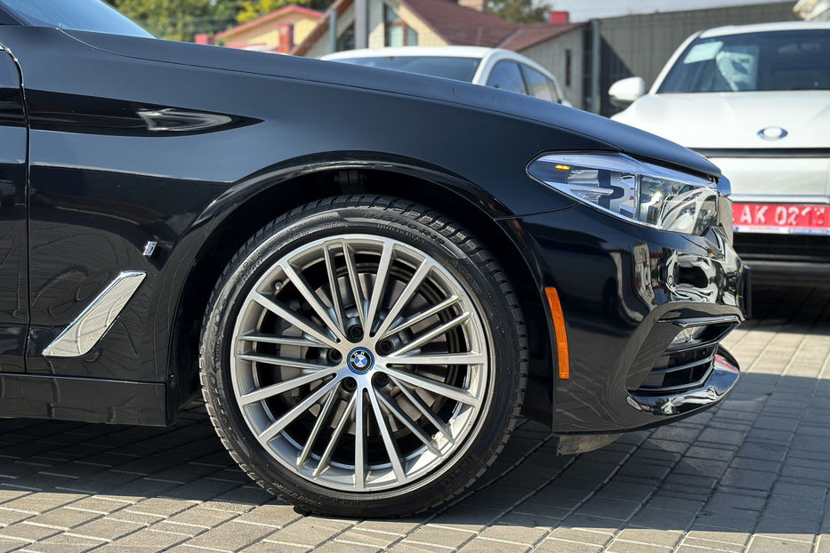 Продам BMW 530 eDrive 2018 года в Черновцах