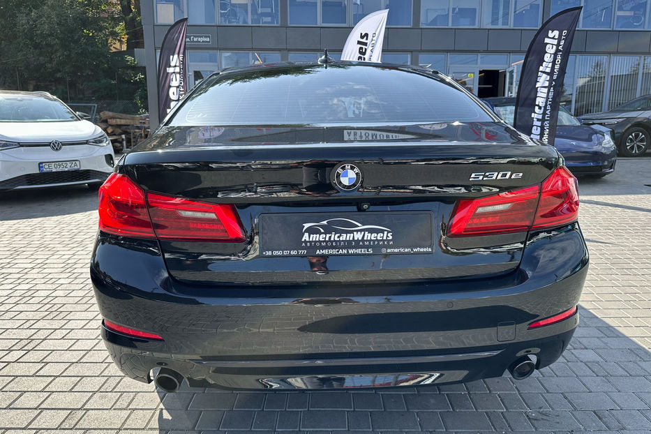 Продам BMW 530 eDrive 2018 года в Черновцах