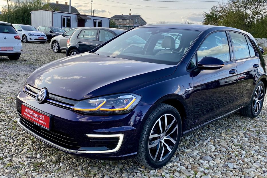 Продам Volkswagen e-Golf FULL LED,Шкіра,Дюнаудіо,Круїз 2019 года в Львове