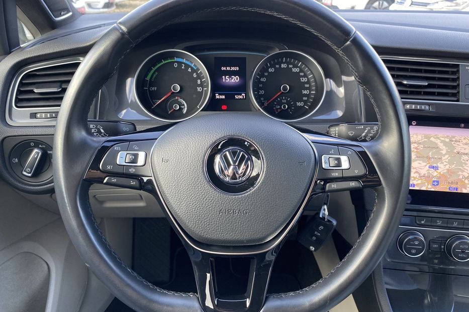 Продам Volkswagen e-Golf FULL LED,Шкіра,Дюнаудіо,Круїз 2019 года в Львове