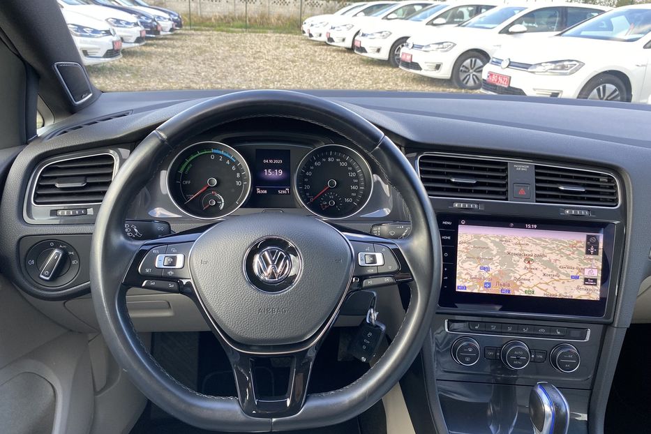 Продам Volkswagen e-Golf FULL LED,Шкіра,Дюнаудіо,Круїз 2019 года в Львове