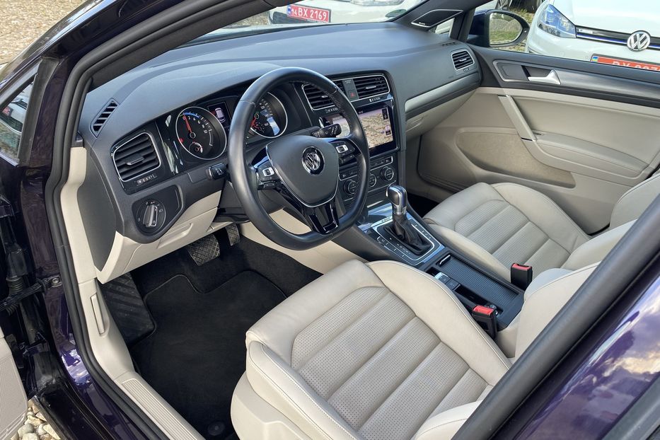 Продам Volkswagen e-Golf FULL LED,Шкіра,Дюнаудіо,Круїз 2019 года в Львове