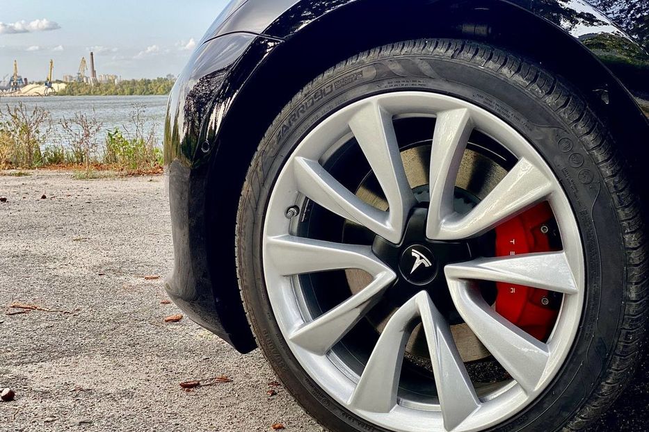 Продам Tesla Model 3 Performance 82 kWh Dual Motor  2019 года в Днепре