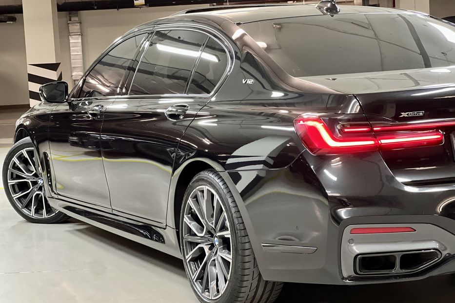 Продам BMW 760 2021 года в Киеве