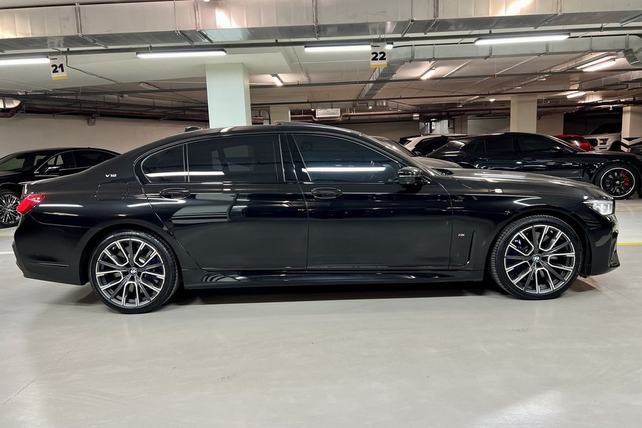 Продам BMW 760 2021 года в Киеве