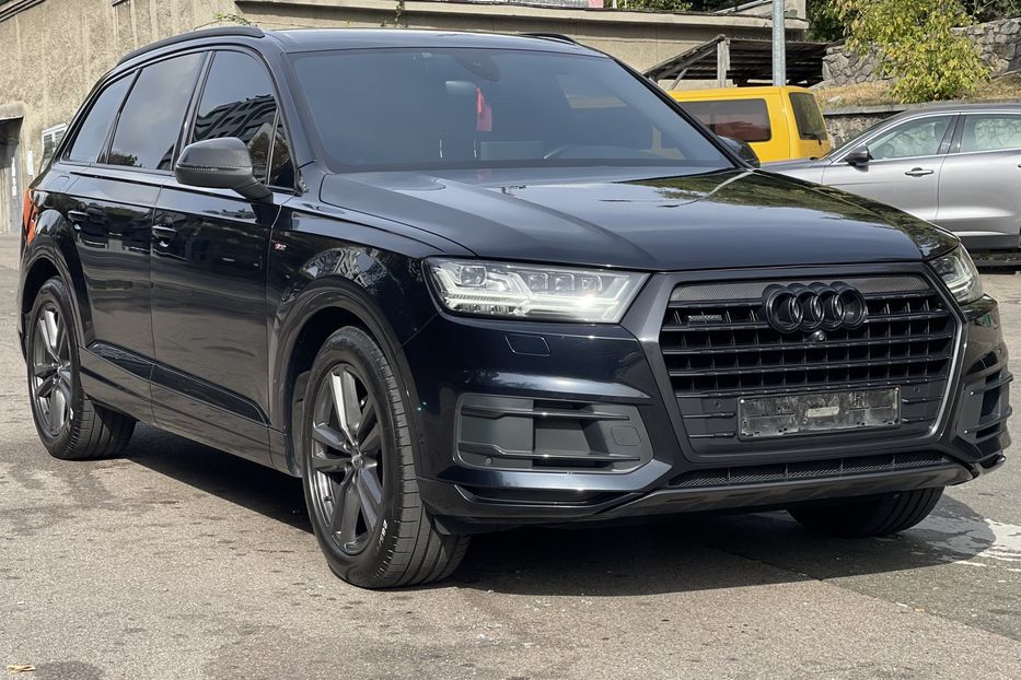 Продам Audi Q7 3,0 TDI S-line 2017 года в Киеве