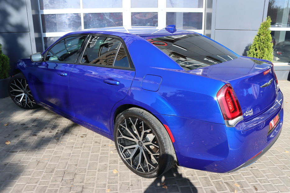 Продам Chrysler 300 S 2018 года в Одессе