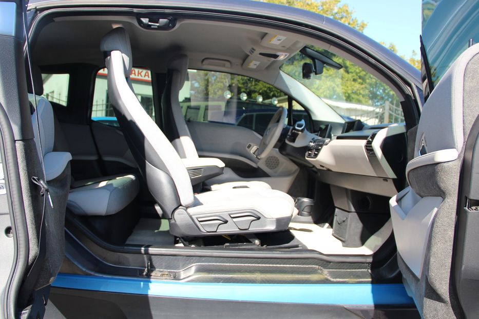 Продам BMW I3 электро 2015 года в Одессе