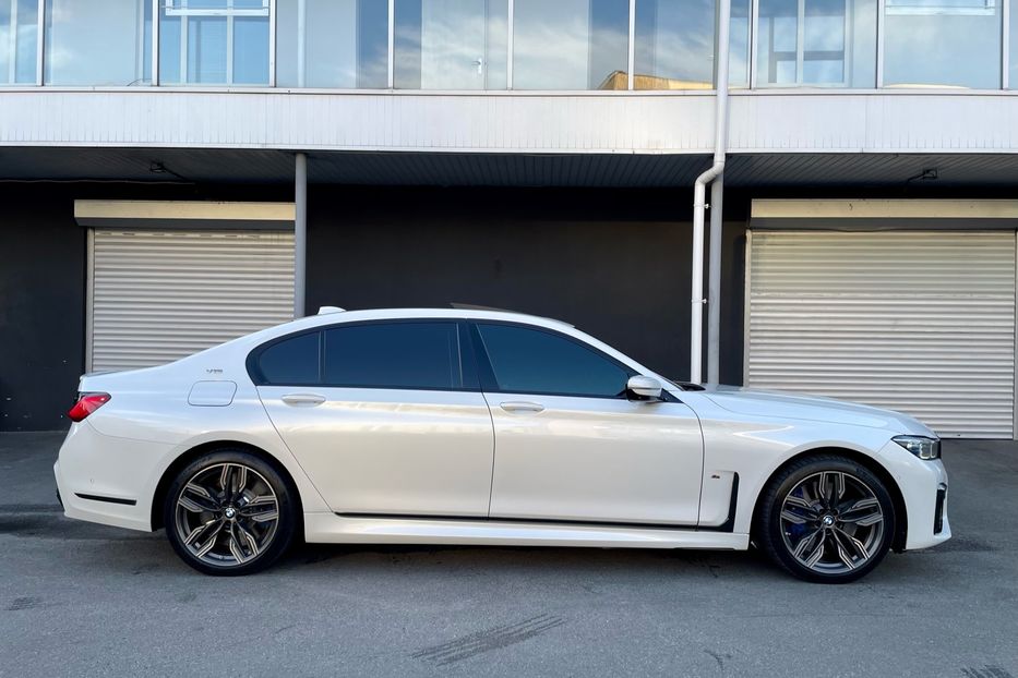 Продам BMW 760 M 2019 года в Киеве