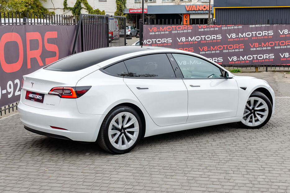 Продам Tesla Model 3 Dual Motor Long Range 2022 года в Киеве