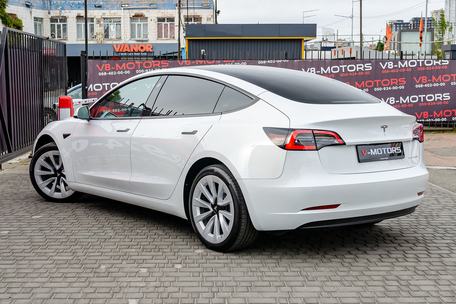 Продам Tesla Model 3 Dual Motor Long Range 2022 года в Киеве