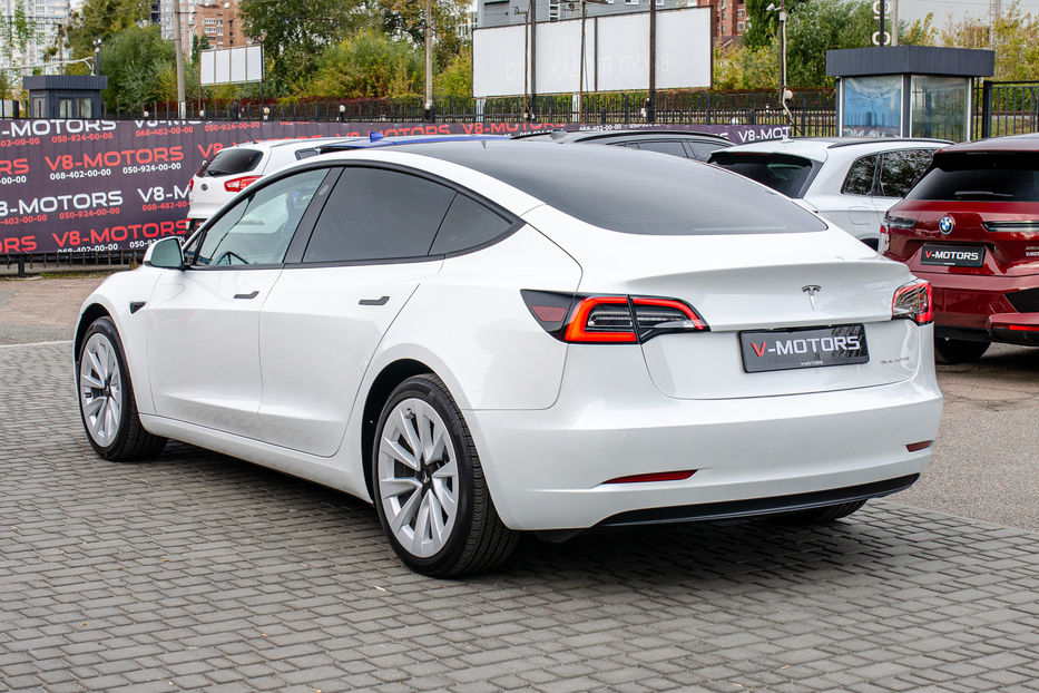 Продам Tesla Model 3 Dual Motor Long Range 2022 года в Киеве