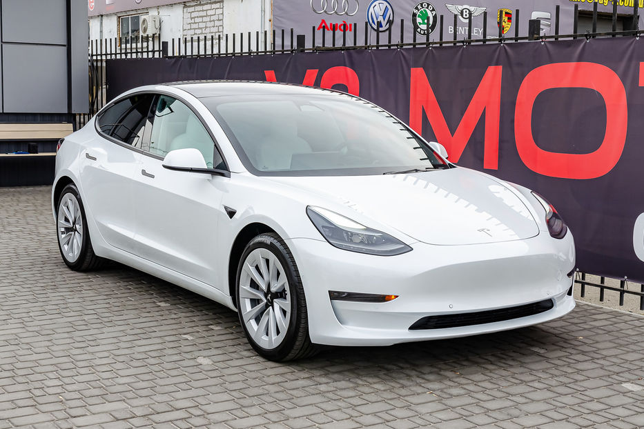 Продам Tesla Model 3 Dual Motor Long Range 2022 года в Киеве