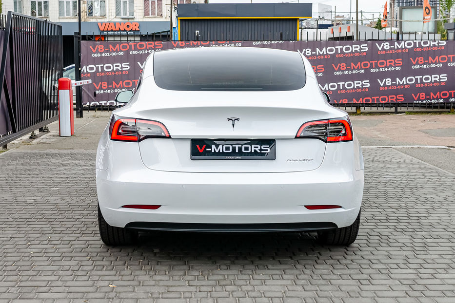 Продам Tesla Model 3 Dual Motor Long Range 2022 года в Киеве