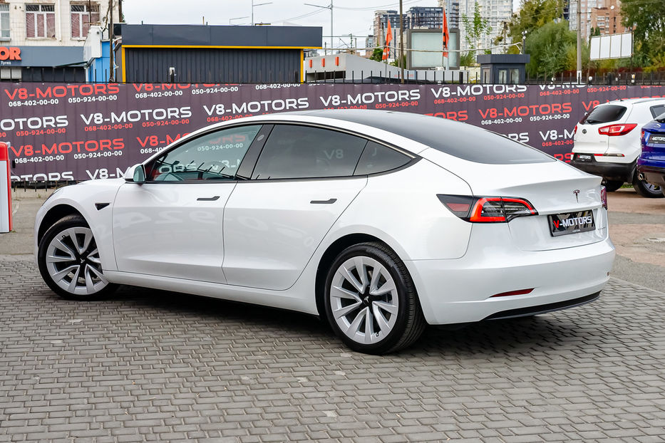 Продам Tesla Model 3 Dual Motor Long Range 2022 года в Киеве