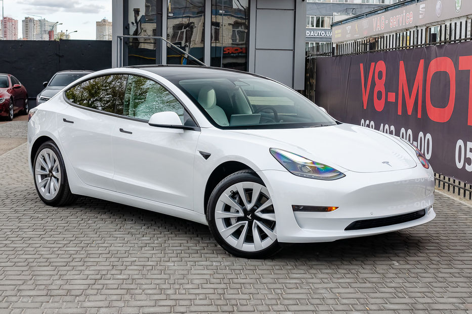 Продам Tesla Model 3 Dual Motor Long Range 2022 года в Киеве