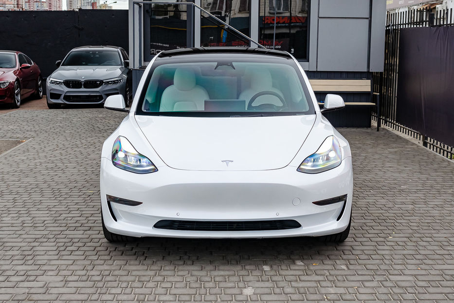 Продам Tesla Model 3 Dual Motor Long Range 2022 года в Киеве