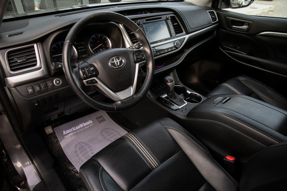 Продам Toyota Highlander SE 3 ряди сидінь, 6 місць 2017 года в Черновцах