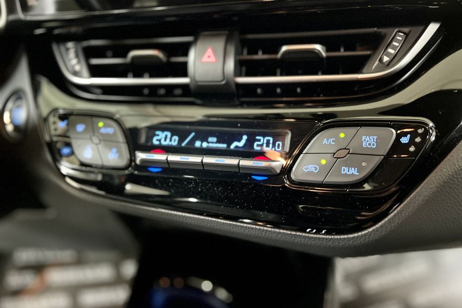 Продам Toyota C-HR 2018 года в Киеве