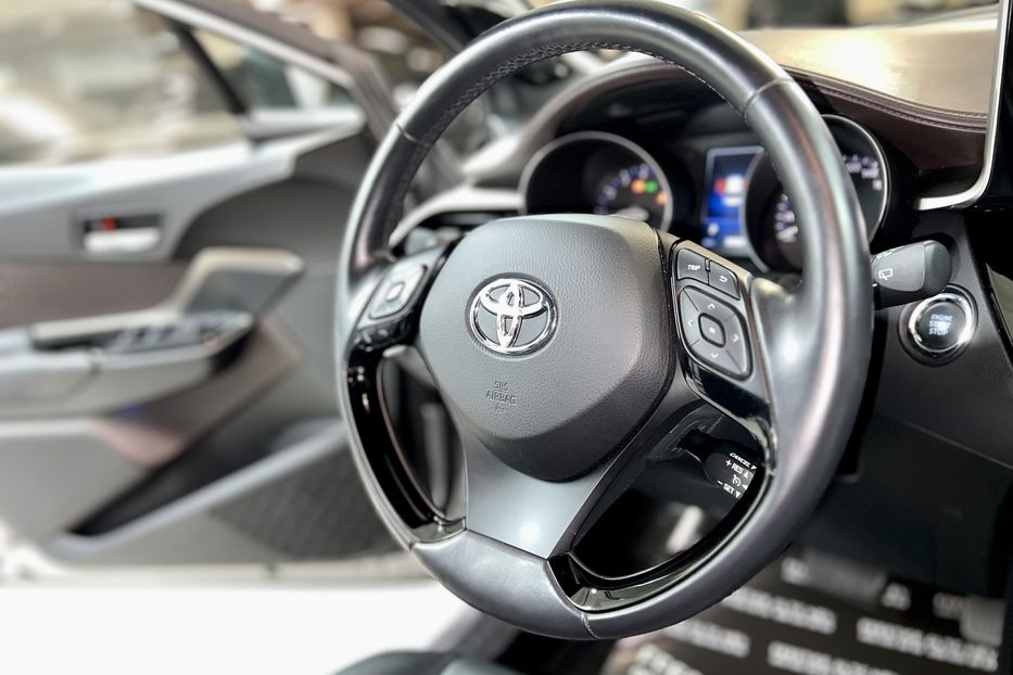 Продам Toyota C-HR 2018 года в Киеве