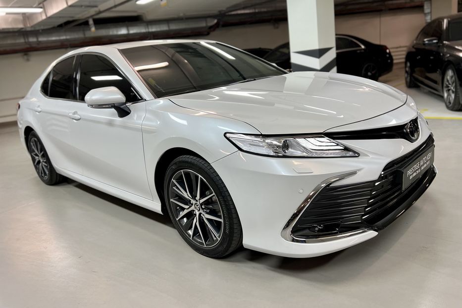 Продам Toyota Camry 2023 года в Киеве