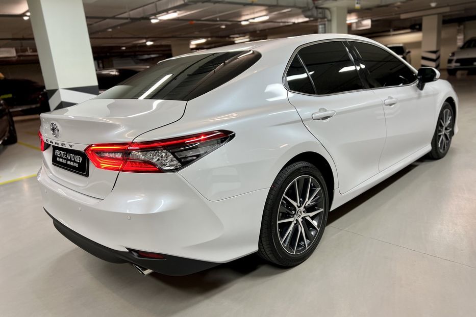 Продам Toyota Camry 2023 года в Киеве