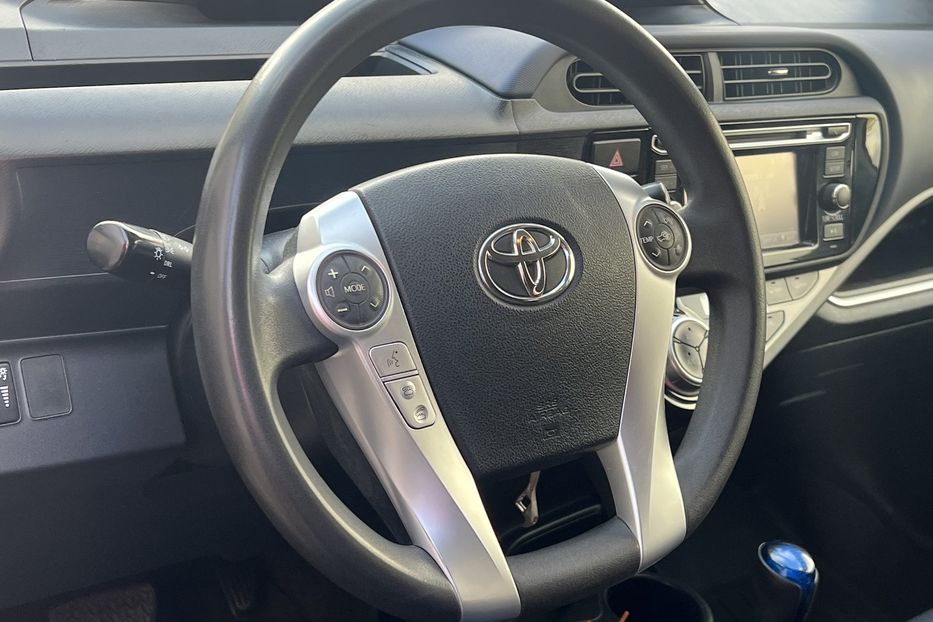 Продам Toyota Prius С 2017 года в Одессе