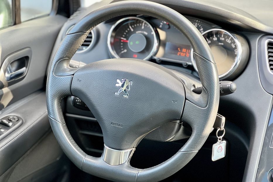 Продам Peugeot 5008 7 місць 2013 года в Луцке