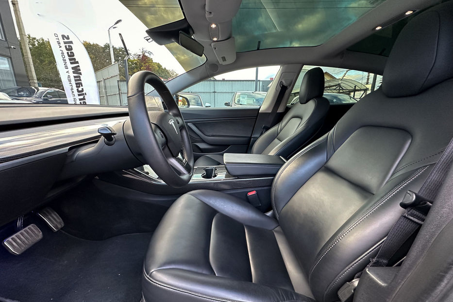 Продам Tesla Model 3 Dual motor Long Range 2019 года в Черновцах