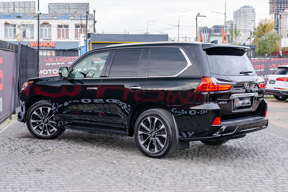 Продам Lexus LX 570 F-Sport 5.7L 2021 года в Киеве