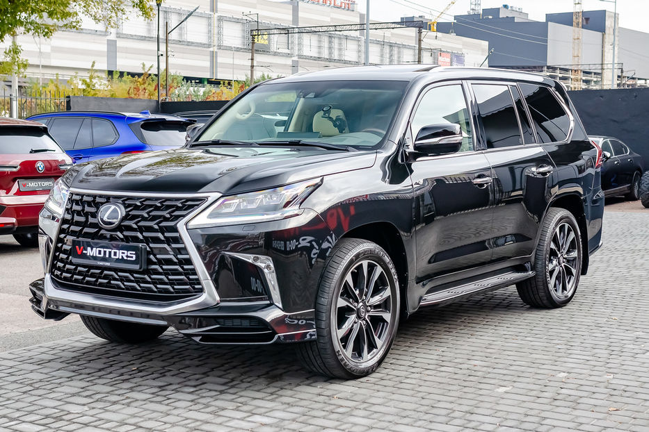 Продам Lexus LX 570 F-Sport 5.7L 2021 года в Киеве