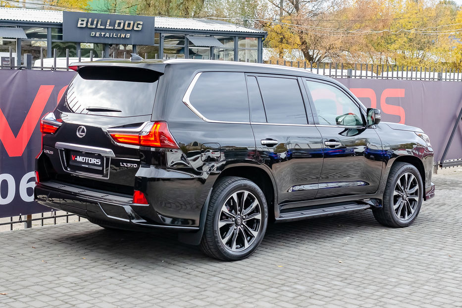 Продам Lexus LX 570 F-Sport 5.7L 2021 года в Киеве