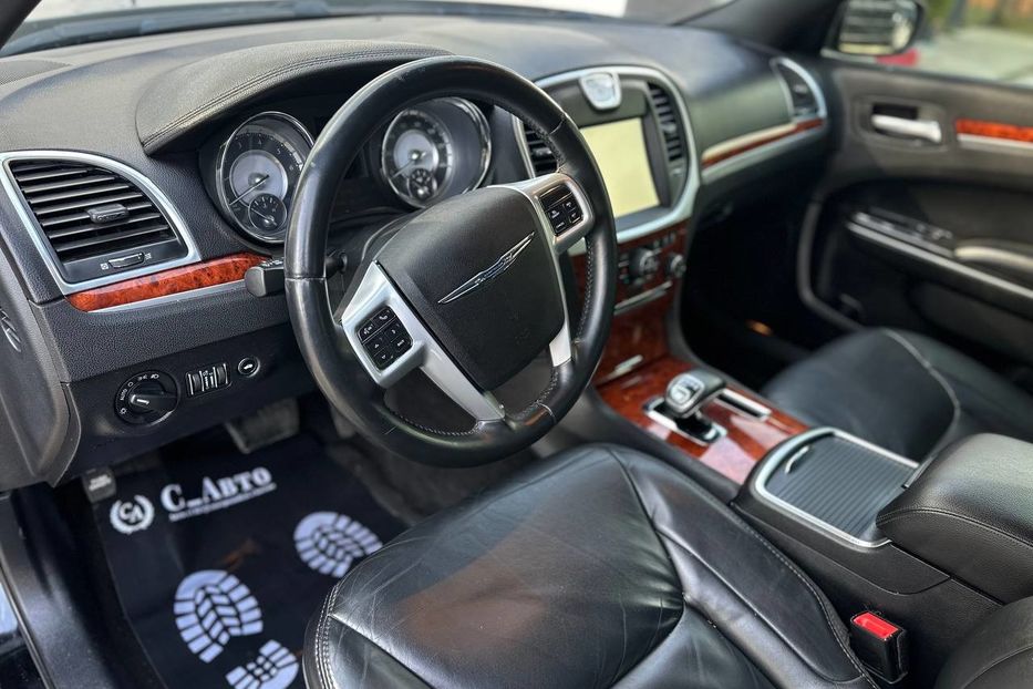 Продам Chrysler 300 C 2014 года в Черновцах