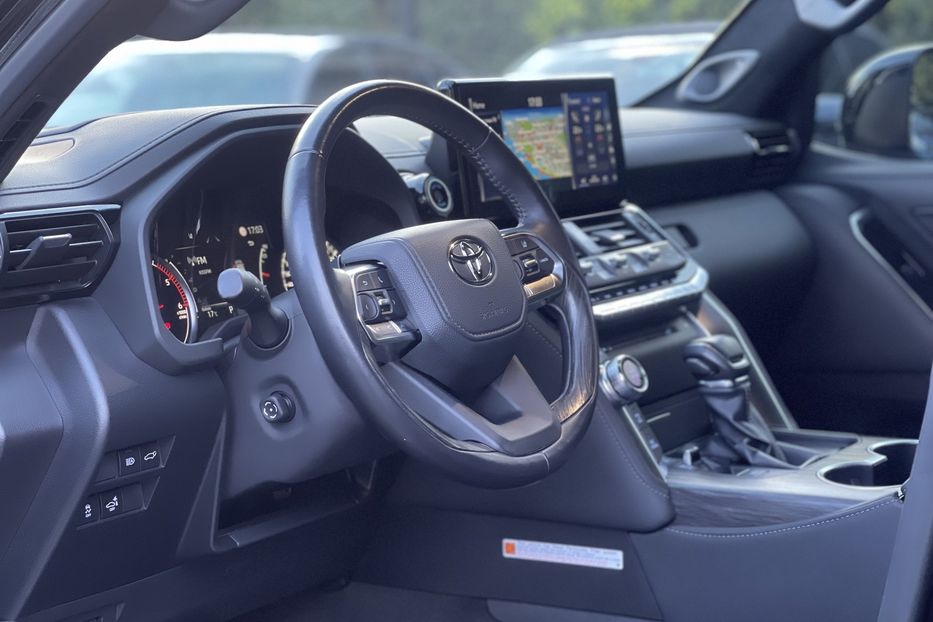 Продам Toyota Land Cruiser 300 70 Anniversary 2021 года в Киеве