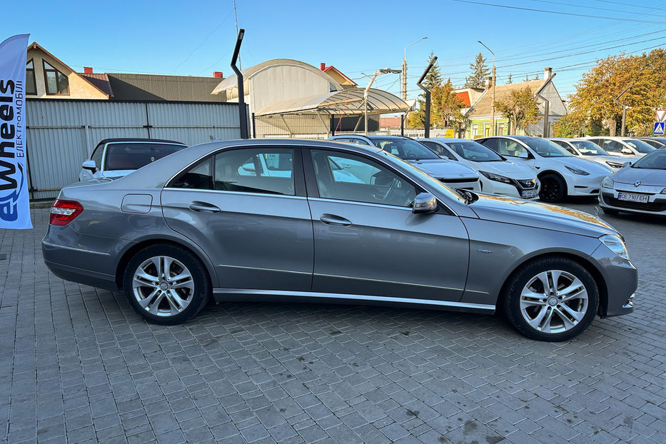 Продам Mercedes-Benz E-Class 220D 2011 года в Черновцах