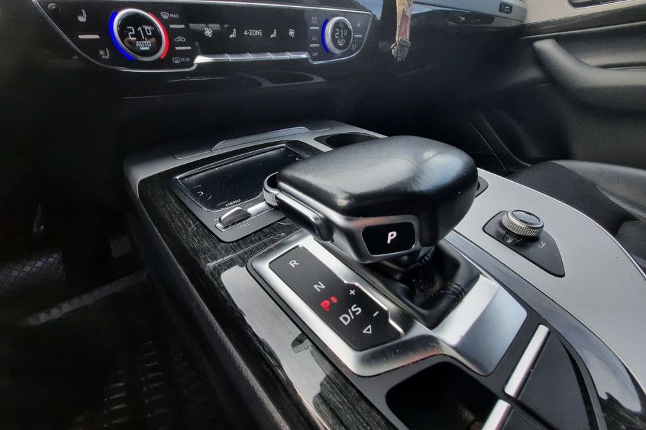 Продам Audi Q7 Premium Plus 2018 года в Черновцах