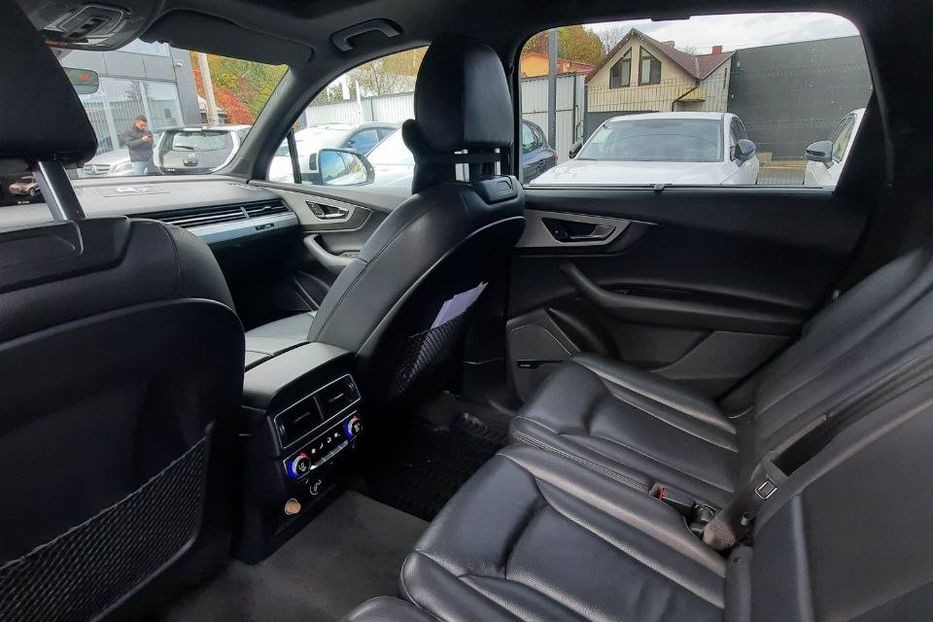 Продам Audi Q7 Premium Plus 2018 года в Черновцах