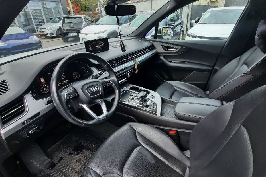 Продам Audi Q7 Premium Plus 2018 года в Черновцах