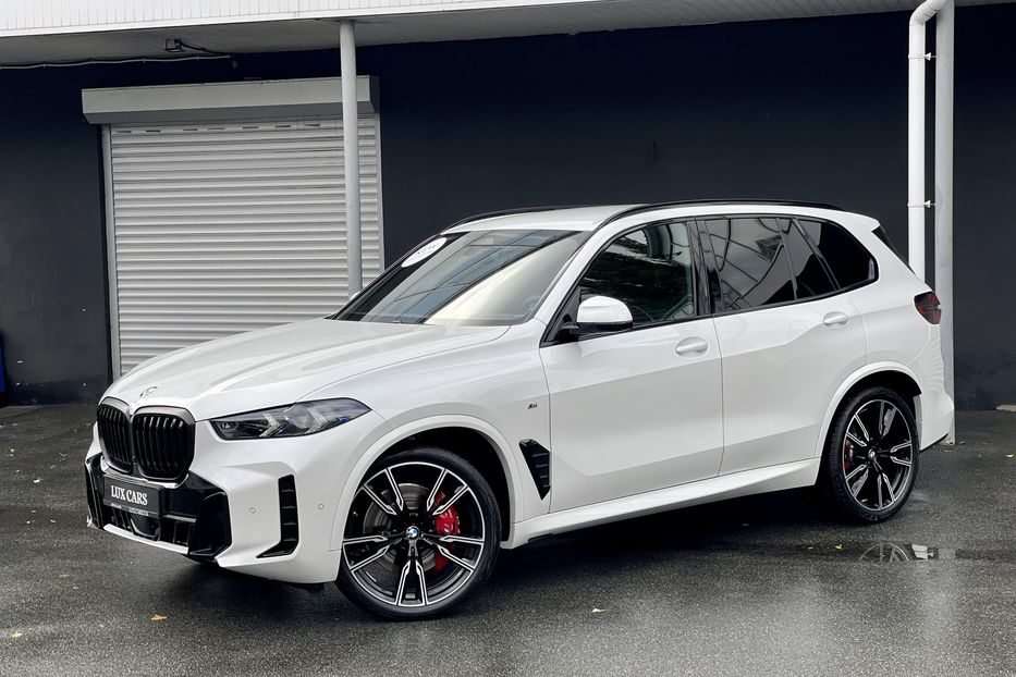 Продам BMW X5 M 40i NEW 2023 года в Киеве