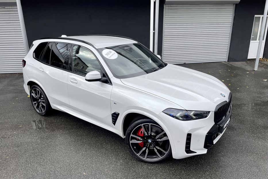 Продам BMW X5 M 40i NEW 2023 года в Киеве